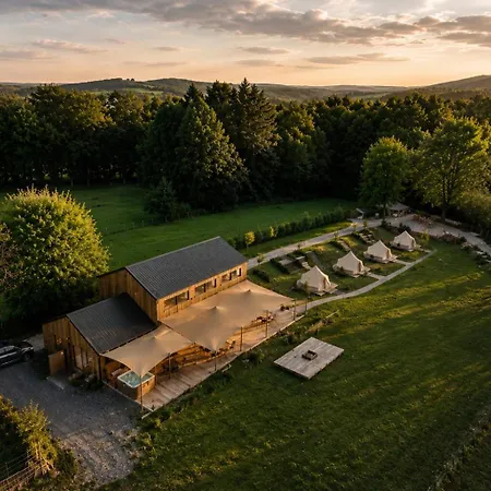 Le Domaine De Szálloda